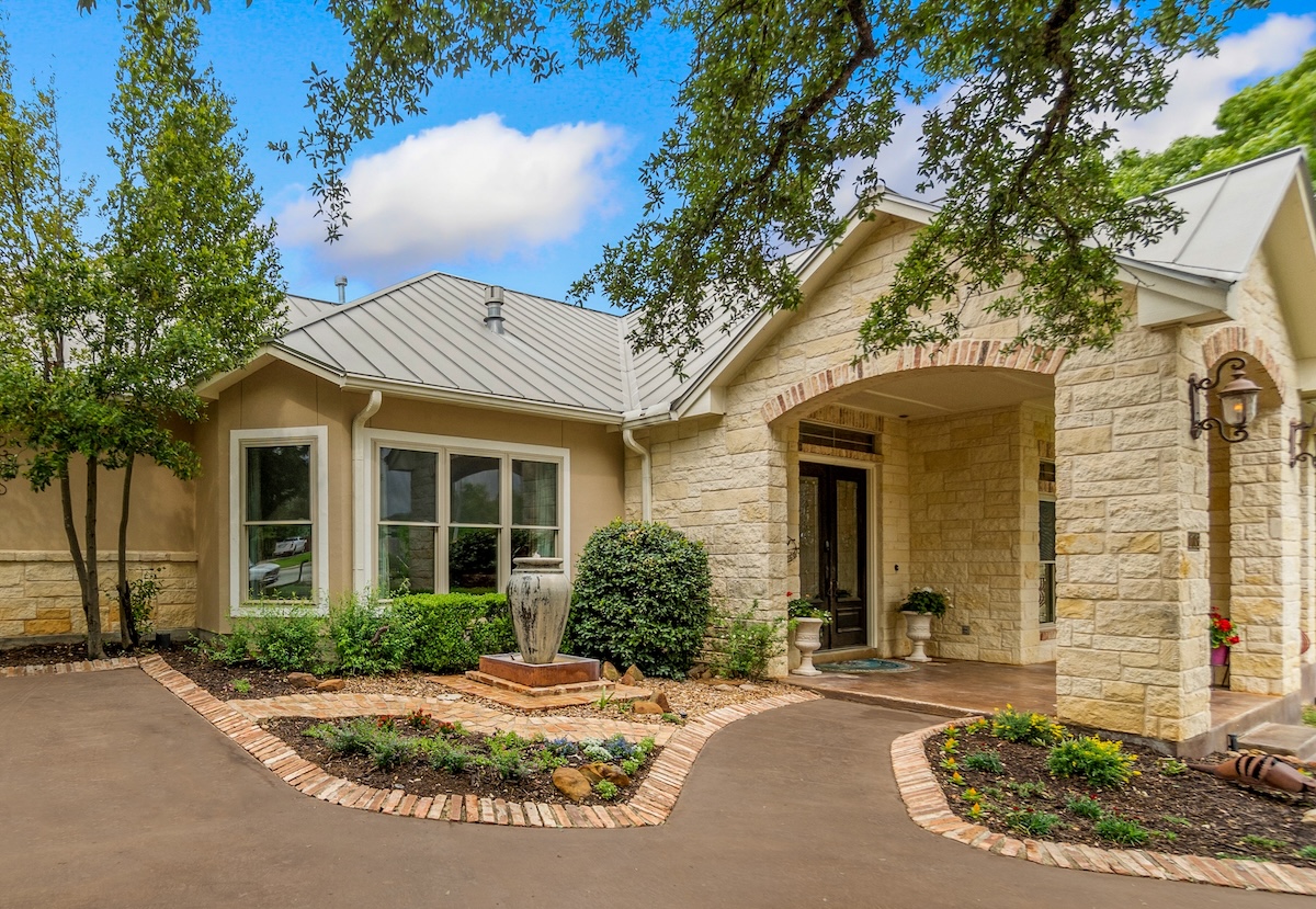 Warranty-backed roofing in Fort Worth